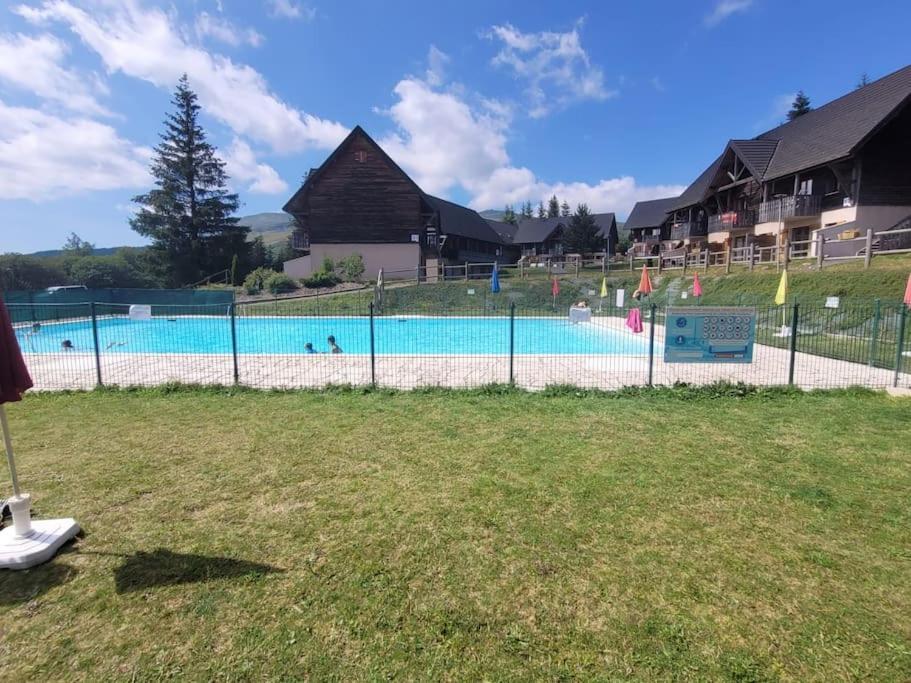 Super 5/6 Pers. Vue Sur Les Monts Du Cantal * Besse-et-Saint-Anastaise